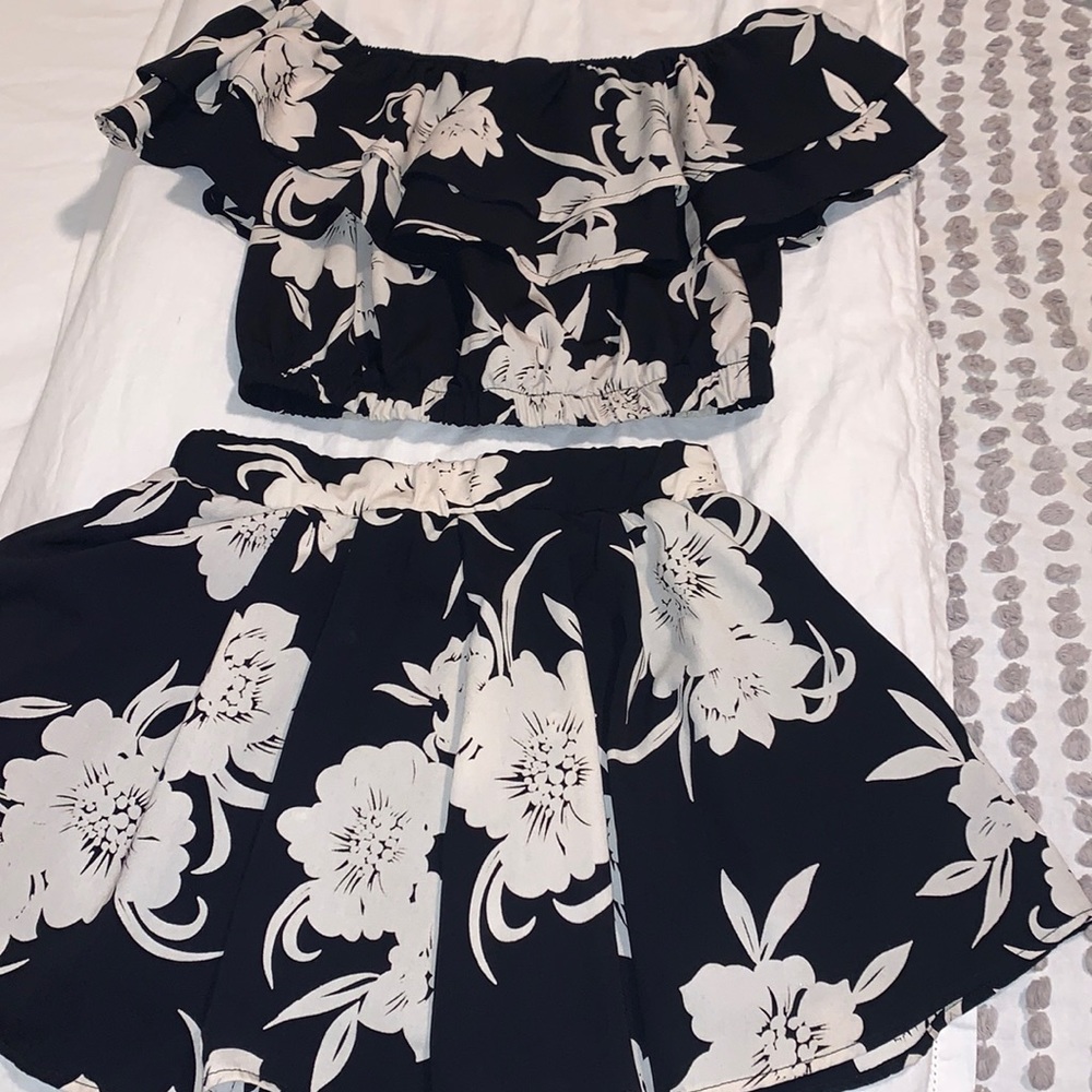Adorable 2 Piece Set!
